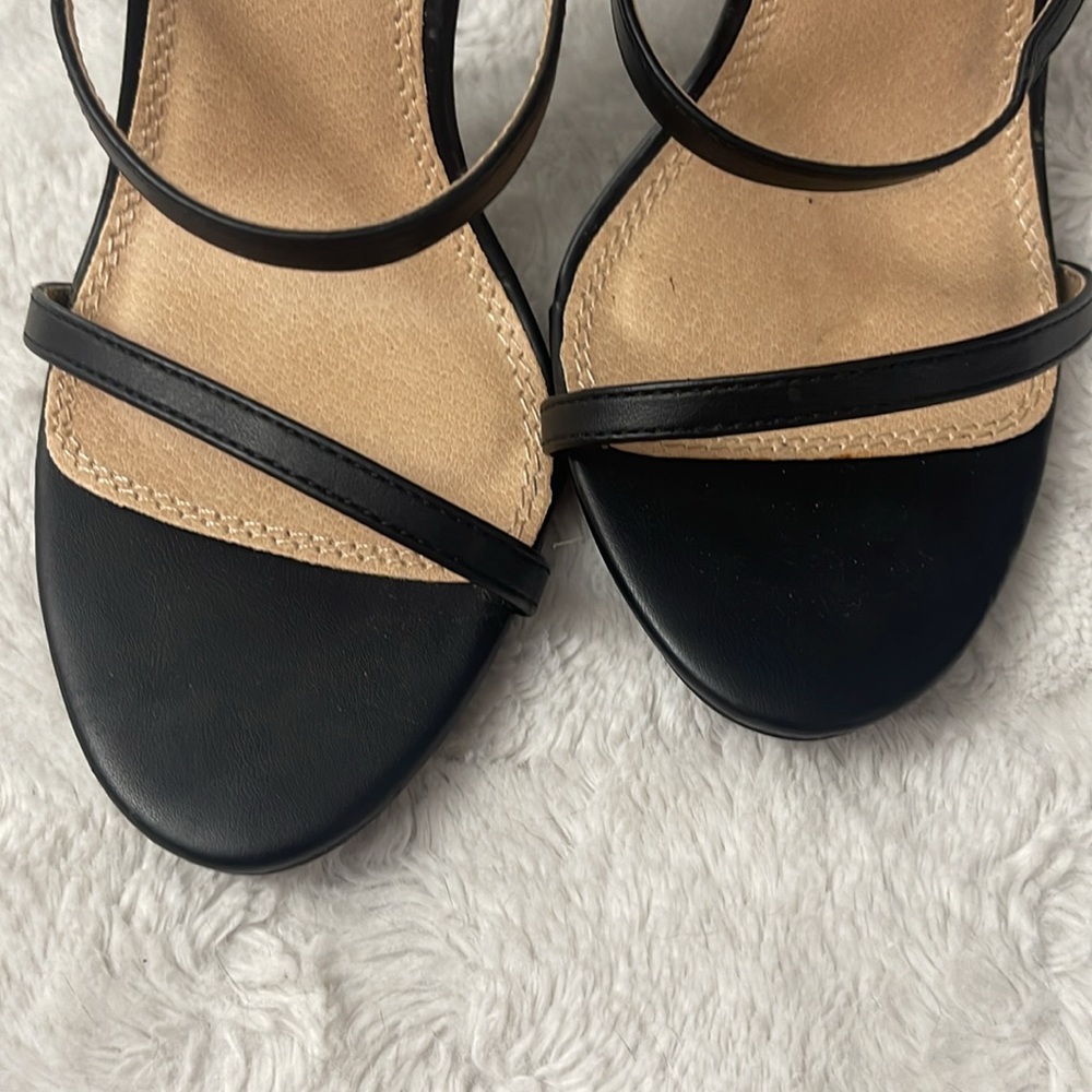 EUC Venus black 4 inch heels - Picture 8 of 8